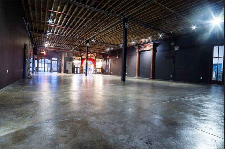 Warehouse Spaces for Rent in NYC Storefront